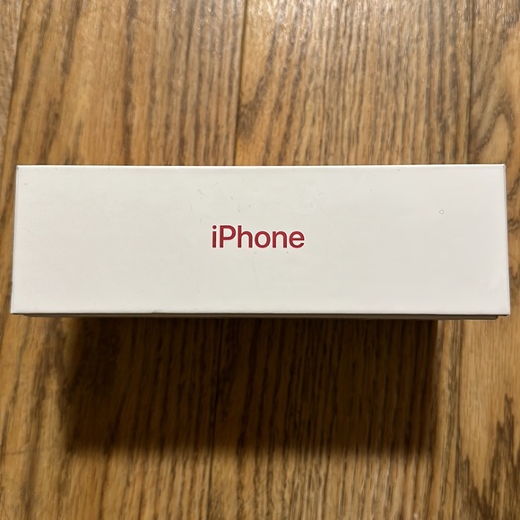 iPhone 11 Red 64GB Unlocked with Case - Picture 3 of 10